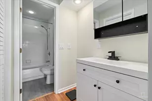 1 Fallcreek Cir, Montgomery, IL 60538 - Photo 12