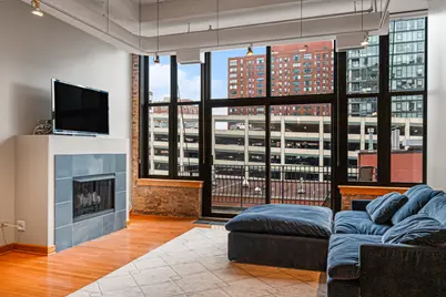 333 W Hubbard Street #604, Chicago, IL 60654 - Photo 4