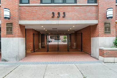 333 W Hubbard Street #604, Chicago, IL 60654 - Photo 2