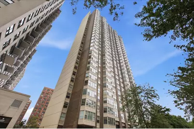 525 W Hawthorne Place #1002, Chicago, IL 60657 - Photo 2