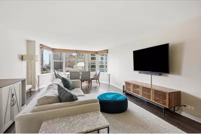 525 W Hawthorne Place #1002, Chicago, IL 60657 - Photo 8