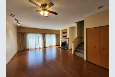 2363 E 70th Place #B, Chicago, IL 60649 - Photo 2