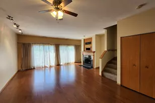 2363 E 70th Pl, Chicago, IL 60649 - Photo 2