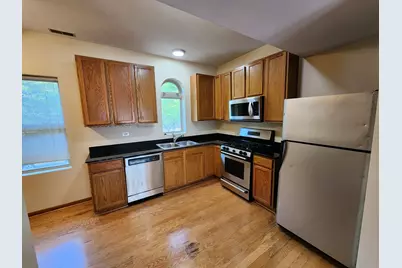 2363 E 70th Place #B, Chicago, IL 60649 - Photo 4