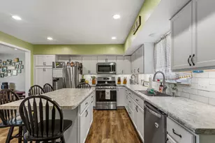 304 S McKinley St, Mansfield, IL 61854 - Photo 8