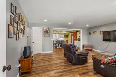 304 S McKinley Street, Mansfield, IL 61854 - Photo 4