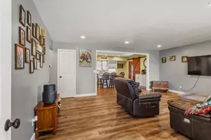 304 S McKinley St, Mansfield, IL 61854 - Photo 4