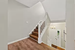 304 Holiday Ln, Hainesville, IL 60073 - Photo 6