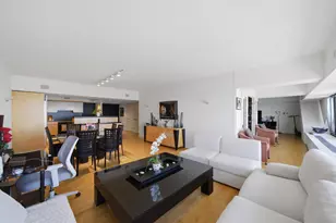 175 E Delaware Pl, Chicago, IL 60611 - Photo 6