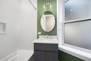 1226 W Winnemac Ave, Chicago, IL 60640 - Photo 16