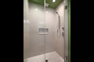 1226 W Winnemac Ave, Chicago, IL 60640 - Photo 14