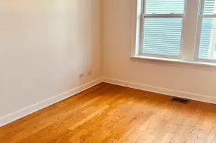3222 W Berteau Ave, Chicago, IL 60618 - Photo 12
