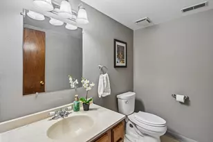 1146 Blackhawk Ct, Schaumburg, IL 60193 - Photo 28