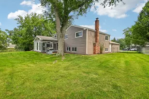 1146 Blackhawk Ct, Schaumburg, IL 60193 - Photo 38