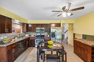 1146 Blackhawk Ct, Schaumburg, IL 60193 - Photo 6