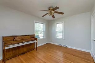 516 S Victory St, Waukegan, IL 60085 - Photo 8