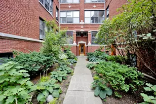 1915 W Montrose Ave, Chicago, IL 60613 - Photo 2