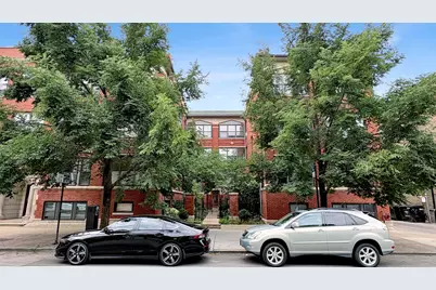1915 W Montrose Avenue #2, Chicago, IL 60613 - Photo 1