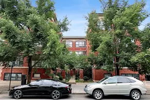 1915 W Montrose Ave, Chicago, IL 60613 - Photo 1