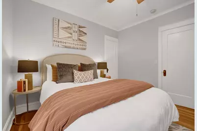 1915 W Montrose Avenue #2, Chicago, IL 60613 - Photo 22