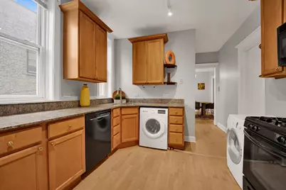 1915 W Montrose Avenue #2, Chicago, IL 60613 - Photo 14