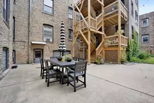 1915 W Montrose Ave, Chicago, IL 60613 - Photo 30