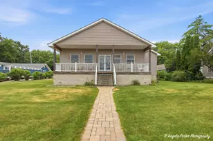 1513 Sunnyside Beach Dr, Johnsburg, IL 60051 - Photo 6