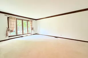 2318 River Woods Dr, Naperville, IL 60565 - Photo 4