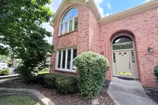 2318 River Woods Dr, Naperville, IL 60565 - Photo 2