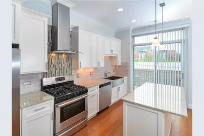 22 N Aberdeen Street #301, Chicago, IL 60607 - Photo 2