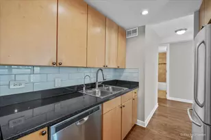 30 E Huron St, Chicago, IL 60611 - Photo 10