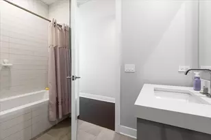 403 N Wabash Ave, Chicago, IL 60611 - Photo 22