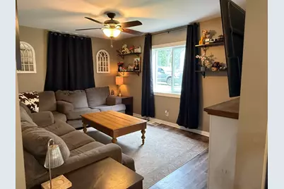 229 W Farnham Street, Sheffield, IL 61361 - Photo 8