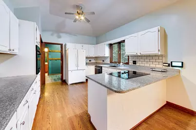 2120 Kenton Lane, Libertyville, IL 60048 - Photo 12