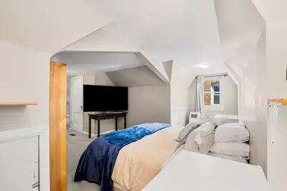 5704 N Major Avenue, Chicago, IL 60646 - Photo 24