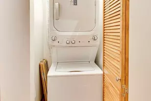 525 W Superior St, Chicago, IL 60654 - Photo 16