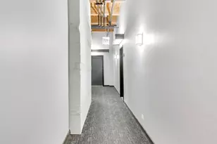 525 W Superior St, Chicago, IL 60654 - Photo 18