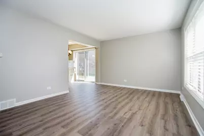 1360 W Byron Avenue #D, Addison, IL 60101 - Photo 4
