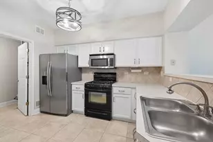 2147 Fulham Dr, Naperville, IL 60564 - Photo 6