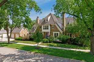 401 S Lincoln St, Hinsdale, IL 60521 - Photo 1