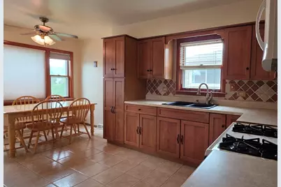 589 Buffalo Avenue, Calumet City, IL 60409 - Photo 4
