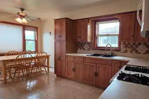 589 Buffalo Ave, Calumet City, IL 60409 - Photo 4