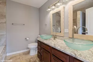 8842 Dee Rd, Des Plaines, IL 60016 - Photo 12