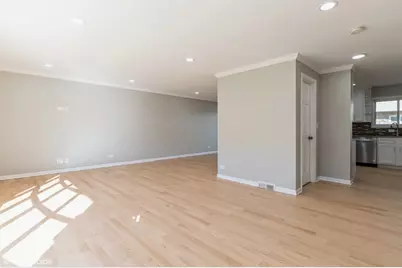 8842 Dee Road #B, Des Plaines, IL 60016 - Photo 4