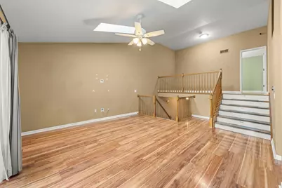 2034 Jeffrey Court #2034, Elgin, IL 60123 - Photo 8