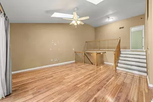 2034 Jeffrey Ct, Elgin, IL 60123 - Photo 8