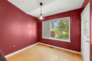 2034 Jeffrey Ct, Elgin, IL 60123 - Photo 12