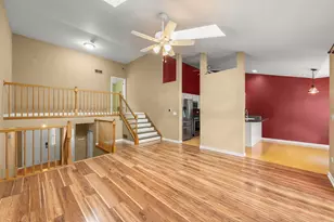 2034 Jeffrey Ct, Elgin, IL 60123 - Photo 6