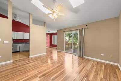 2034 Jeffrey Court #2034, Elgin, IL 60123 - Photo 4