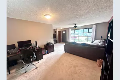 128 Laurie Lane, Oswego, IL 60543 - Photo 6